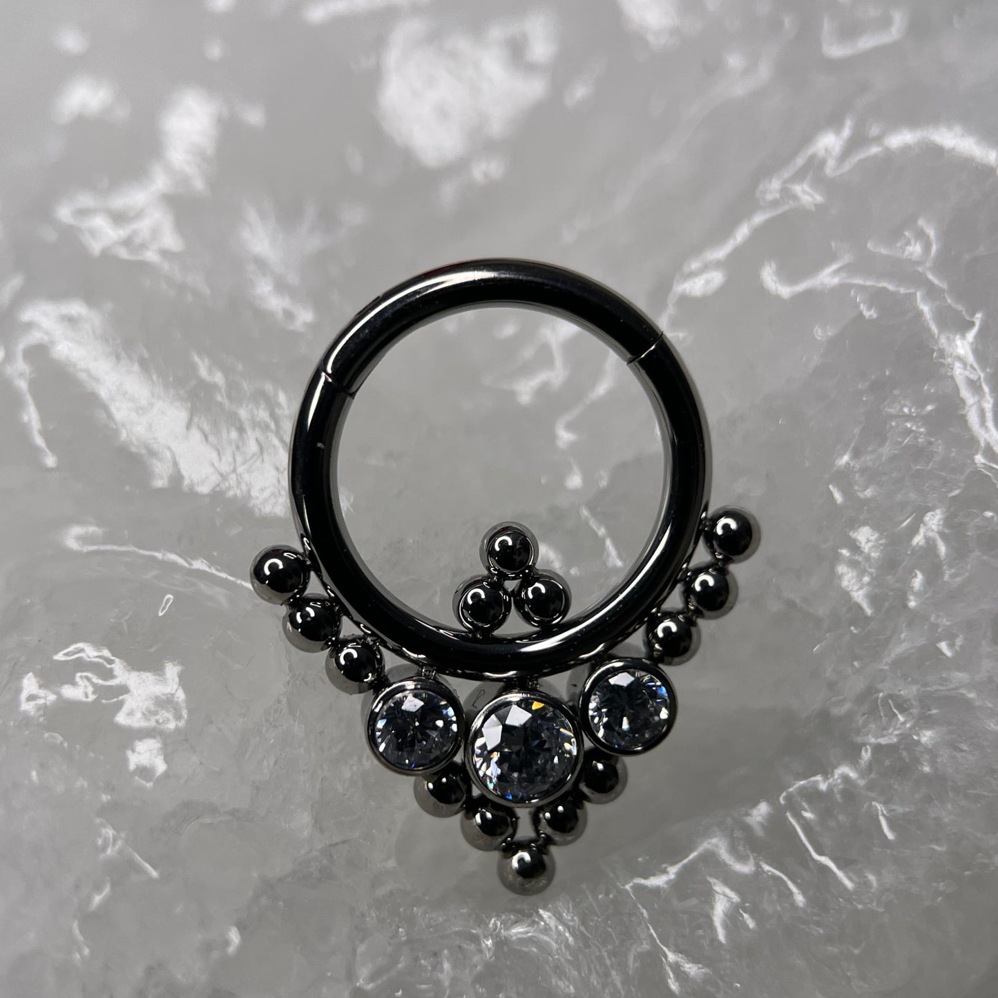 Anello Clicker in Titanio con zirconi CZ 1.2x 8 mm