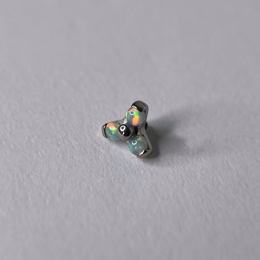 Trio con pietre opalescenti