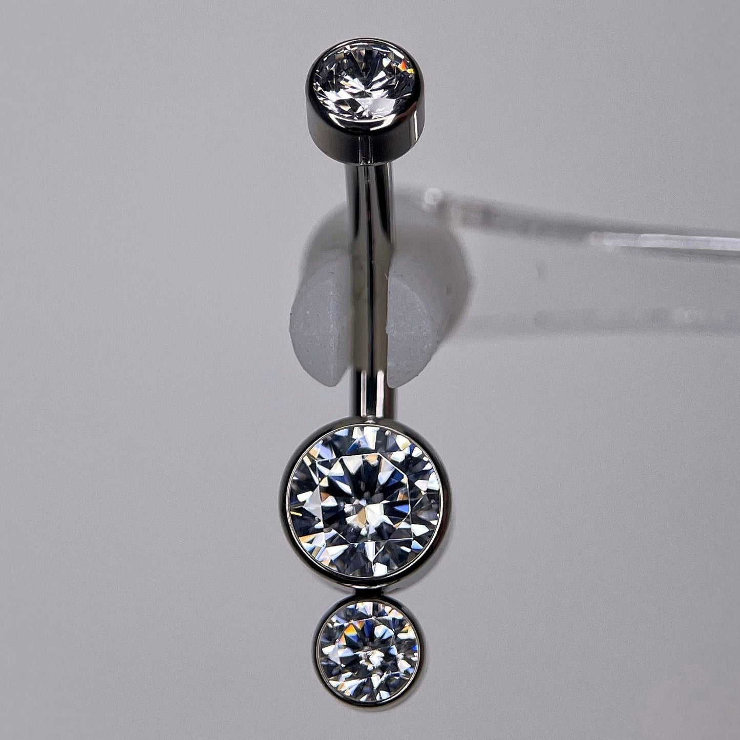Banana in titanio con doppio zircone CZ