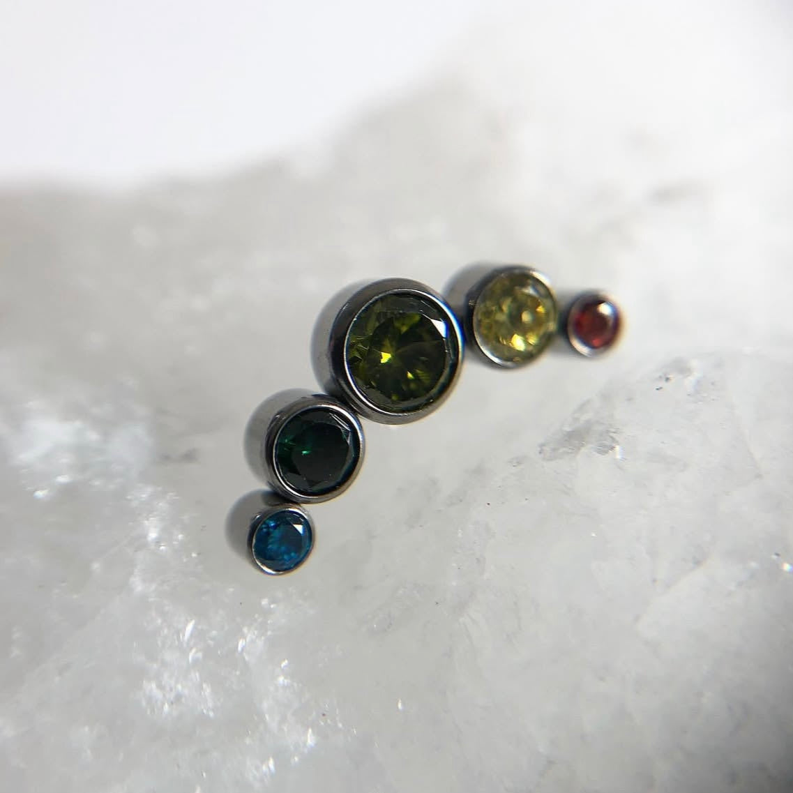 Rainbow zirconi cz