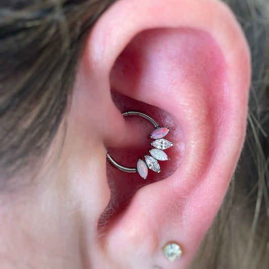 Anello Clicker in Titanio Zircone Premium & Opale Sintetico